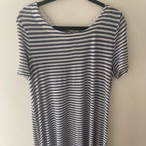 Light dress with back bow detail